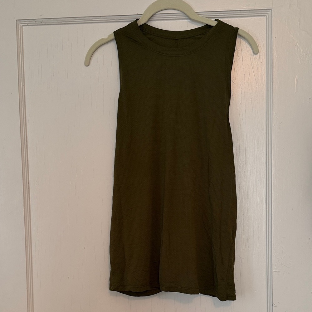 Lululemon Twist-Back Sleeveless Tank in Olive Green